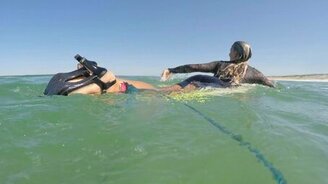 Сёрферша на каблуках - смотреть видео (1:00)