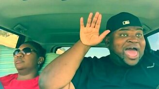 Брат-кривляка в машине - смотреть видео (2:45)