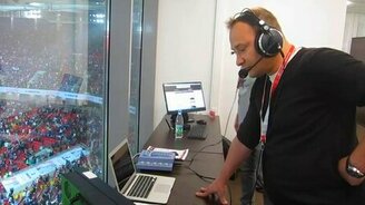 Как работают футбольные комментаторы - смотреть видео (1:33)