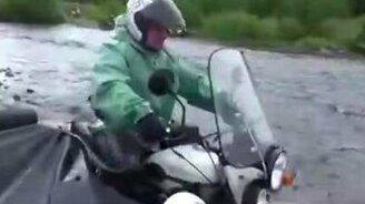 На что способны русские мотоциклисты - смотреть видео (1:26)