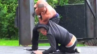 К чему приводят идиотские розыгрыши - смотреть видео (3:23)