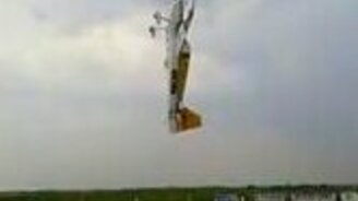 Поставил самолёт на дыбы - смотреть видео (0:27)