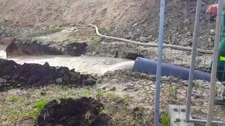 У трубы запор был... - смотреть видео (0:16)