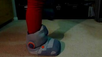 Домашние тапочки робота - смотреть видео (0:12)