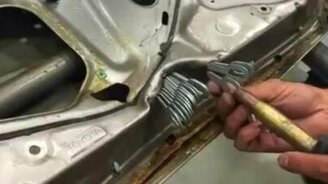 Быстрый способ выправить вмятину - смотреть видео (2:54)