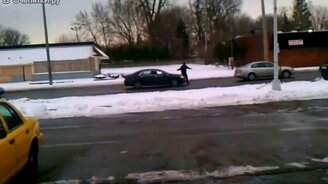 Помоги откатить машину! - смотреть видео (0:46)