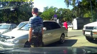 Самостоятельная эвакуация нарушителя - смотреть видео (6:51)