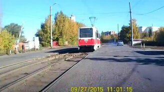 Трамвай теряет двигатель - смотреть видео (0:42)
