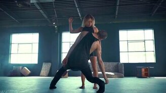 Эмоциональный танец пары - смотреть видео (3:39)