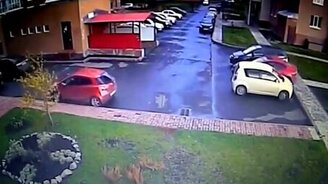 Неадекватные ребята на авто - смотреть видео (1:05)