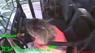 Водительница автобуса - смотреть видео (0:16)