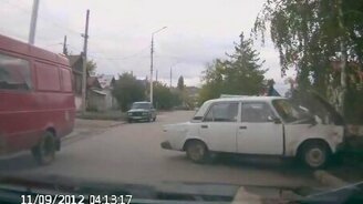 Экстренно затормозил на ВАЗе - смотреть видео (0:20)