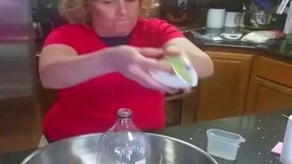 Когда мама - химик... - смотреть видео (0:37)