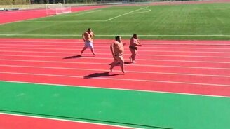 Стометровка сумоистов - смотреть видео (0:24)