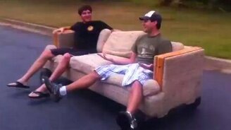 Неудачники на диване - смотреть видео (0:25)