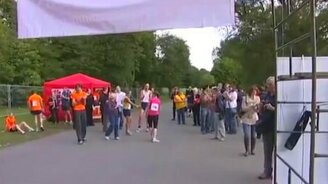 Бег задом-наперёд - смотреть видео (1:34)