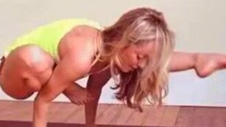 Котёнок - лучший йог - смотреть видео (0:11)