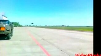 Низко пролетевшие истребители - смотреть видео (2:50)