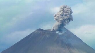 Вулканический выброс пепла - смотреть видео (1:35)