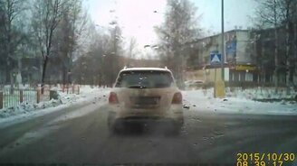 Сам наказал себя на дороге - смотреть видео (0:27)