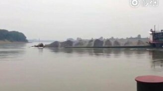 Перегруз на барже - смотреть видео (2:21)