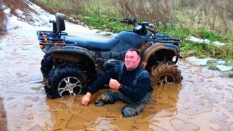 Квадроцикл перевернулся на полном ходу - смотреть видео (3:45)