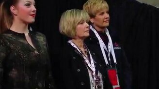 Синхронное выступление фигуристок - смотреть видео (6:53)