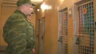 В армии всё строго - смотреть видео (0:42)