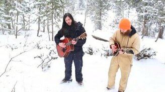 Дуэту подпели дикие волки - смотреть видео (4:37)