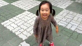 Пищащая обувь против обиды - смотреть видео (0:47)