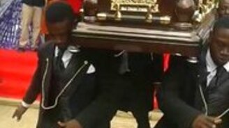 Весёлые похороны - смотреть видео (2:59)