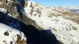 Отвал куска скалы - смотреть видео (0:34)