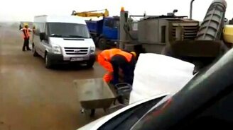 Подкачай гусеницу! - смотреть видео (0:35)