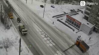 Оперативная замена поваленного столба - смотреть видео (3:37)