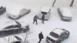 Шипами на гололёде не поможешь - смотреть видео (0:45)