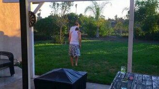 Догадайтесь, что они делают? - смотреть видео (0:30)