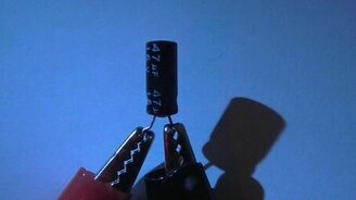 Взрыв конденсатора - смотреть видео (0:20)