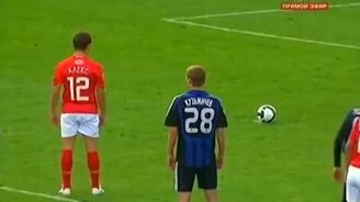 Пенальти от болельщика - смотреть видео (0:50)