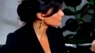 Доступно о том, как не надо одеваться девушкам - смотреть видео (0:15)