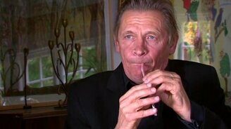 Мелодия на коктейльной трубочке - смотреть видео (1:39)