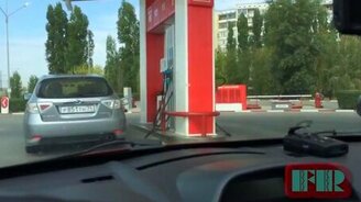 Женские случаи на дорогах - смотреть видео (10:07)