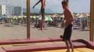 На неуправляемом батуте - смотреть видео (0:21)