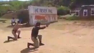 Индийские полицейские в тире - смотреть видео (0:46)