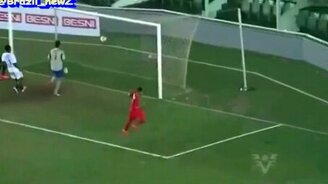 Ловкий гол один на один - смотреть видео (0:13)