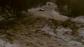 Ошибка водителей в гололёд - смотреть видео (0:44)