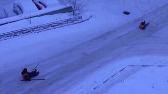 Развлечение дворников - смотреть видео (0:29)