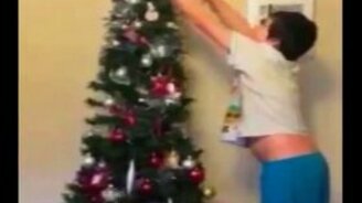 Надевай звезду на ёлку - смотреть видео (0:13)