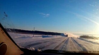 Лихач на снегоуборщике - смотреть видео (0:20)