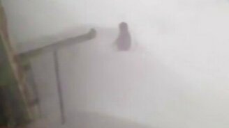 Застрял в сугробе в метель - смотреть видео (1:00)