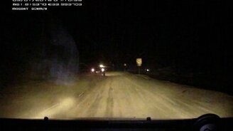 Срезал поворот на гололёде - смотреть видео (0:47)